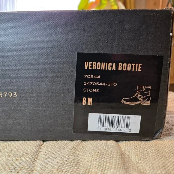 FRYE Veronica Bootie, 8, Like New Condition, With Box - Picture 11 of 11